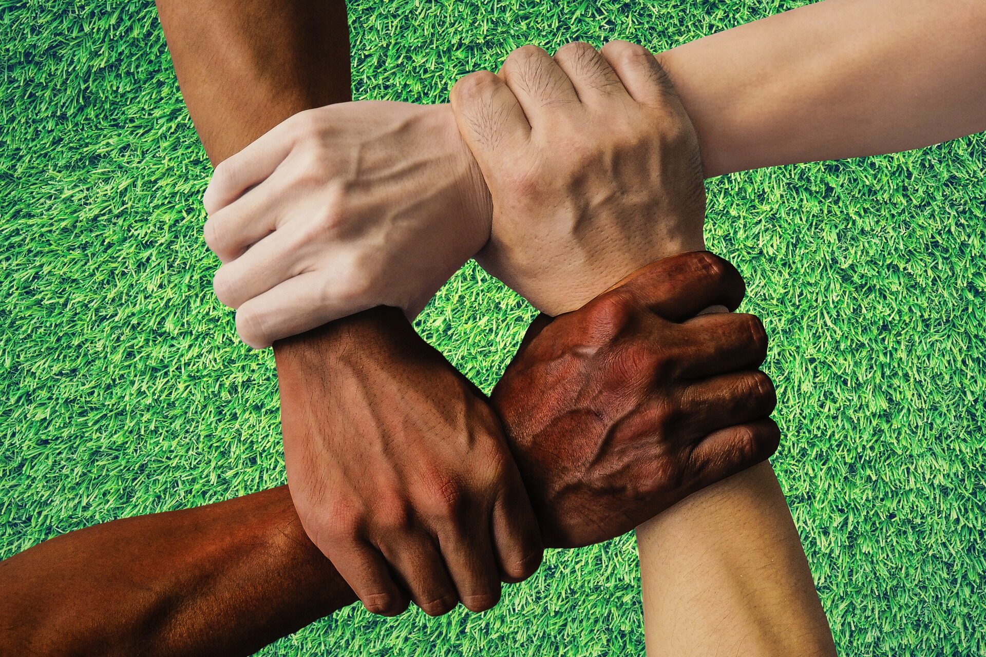 hands-5581460_1920